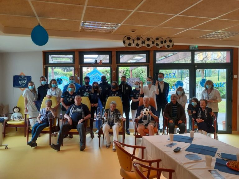 Visite des joueurs à l'EHPAD