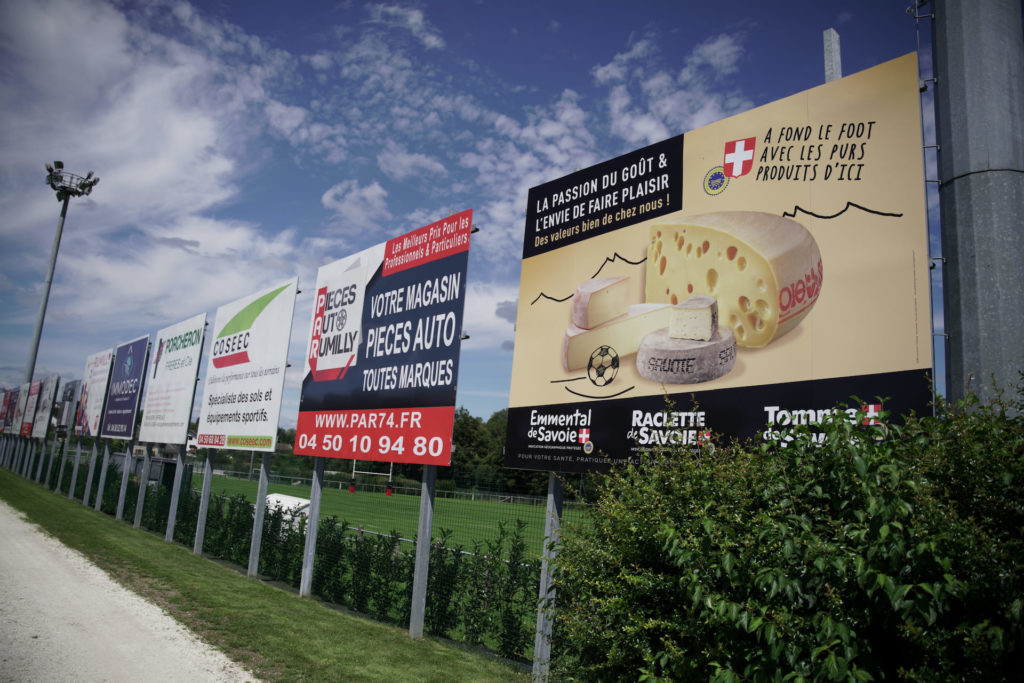 Publicité panneaux 4 par 3 GFA74